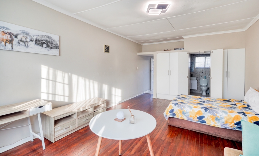 1 Bedroom Property for Sale in Quigney Eastern Cape